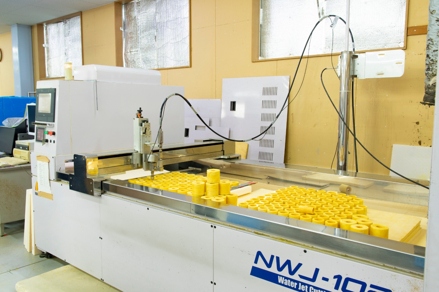 ウォータージェット加工機